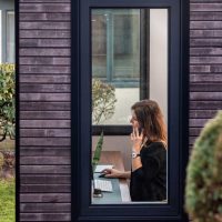 Modern backyard home office in Vancouver